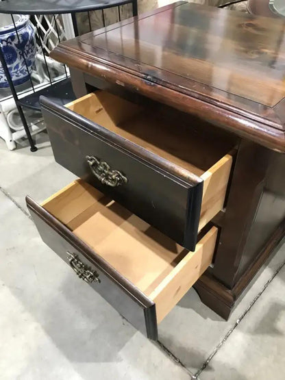 2-Drawer Wooden Nightstand with Brass Hardware 23’ x 22’ x 18’