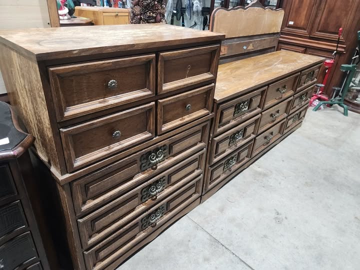 Vintage Wooden 2 Piece Dresser Set