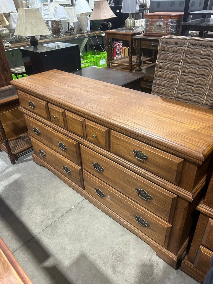Vintage Palliser 7-Drawer Dresser