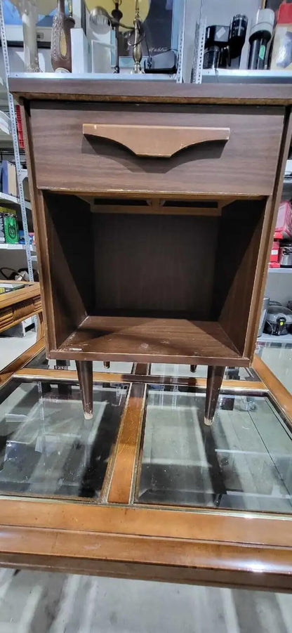 Mid-Century Modern Nightstand 15Dx26Tx18W