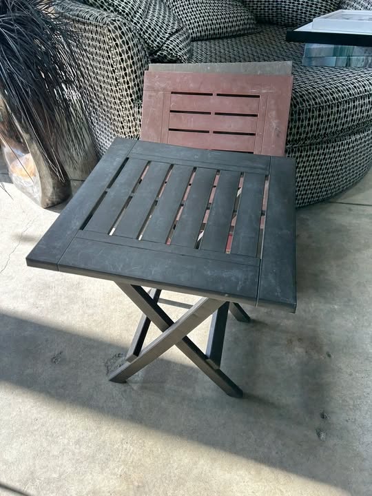 Foldable Outdoor Patio Table