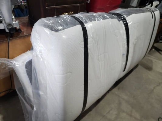 Puffy LuX Mattress King - Almost New!