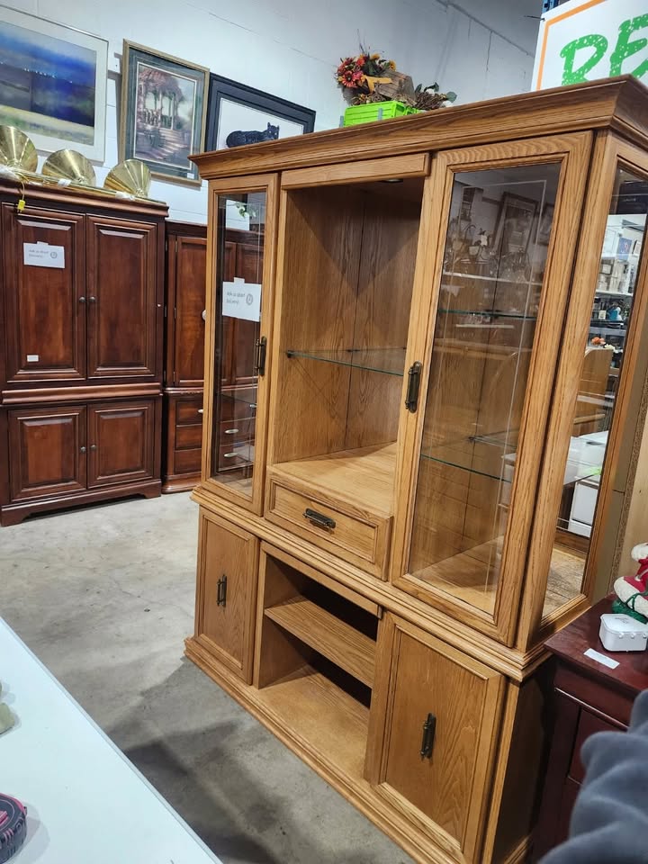 Oak Hutch/Cabinet with Glass Doors