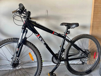 DIAMONDBACK LAUNCH MOUNTAIN BIKE