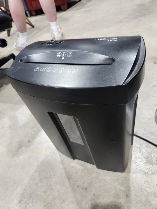 Fellowes W-6C Paper Shredder