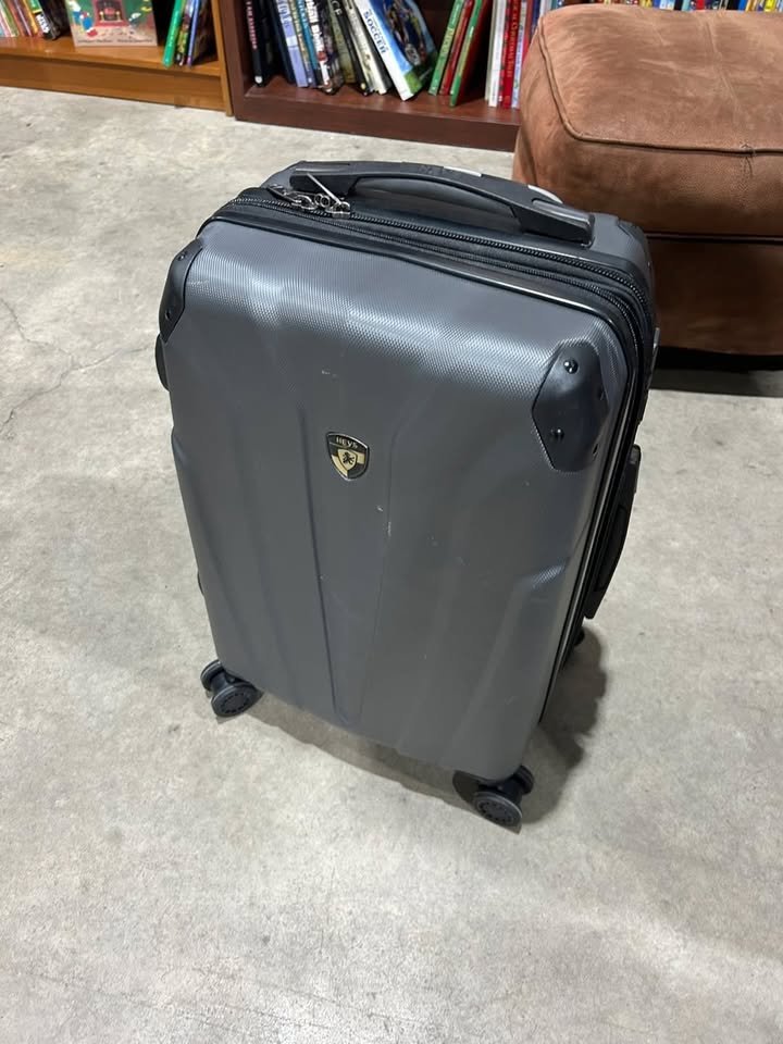 Carry-on Suitcase - HEYs