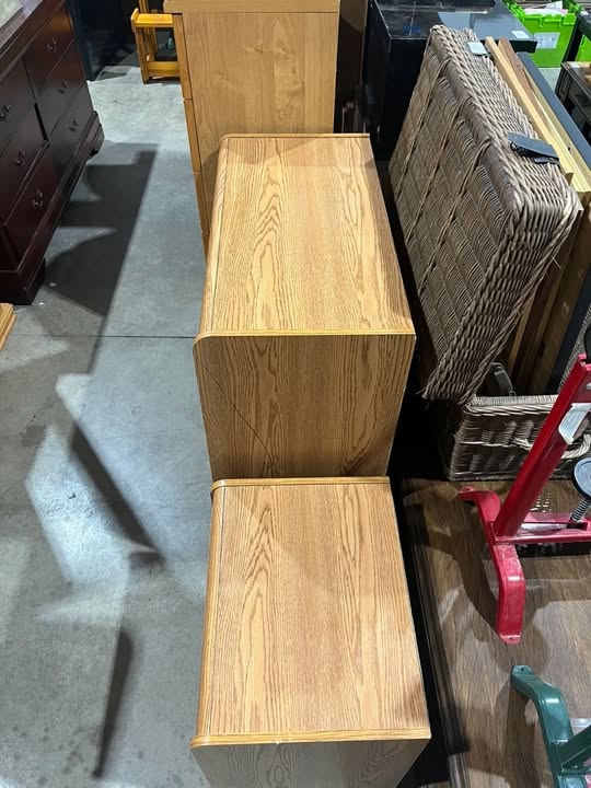 Oak Wood effect Dresser and Nightstand Set