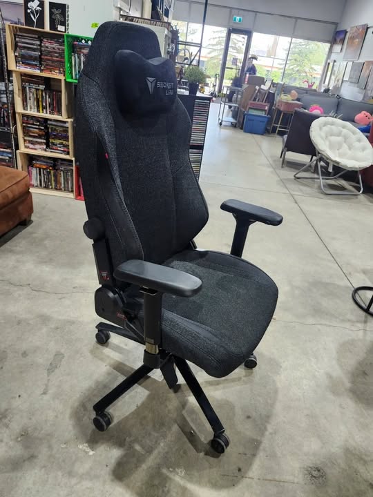 Secretlab TITAN Evo 2022 gaming chair