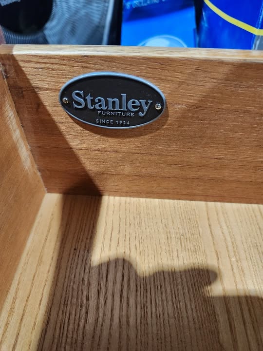 Stanley Furniture - Stunning Solid Wooden Double Dresser