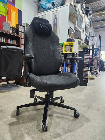 Secretlab TITAN Evo 2022 gaming chair