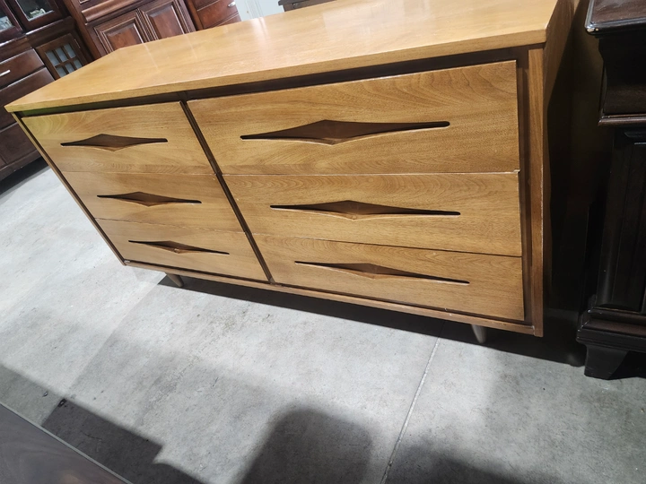 Mid-Century Modern Victoriaville Six-Drawer Dresser