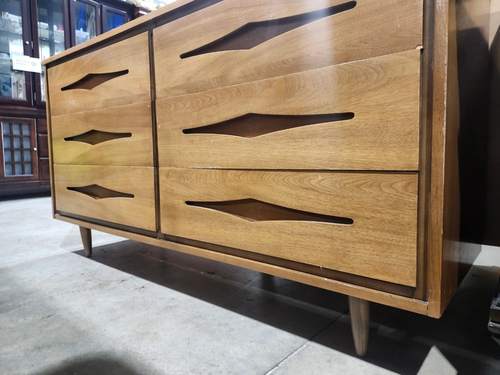Mid-Century Modern Victoriaville Six-Drawer Dresser