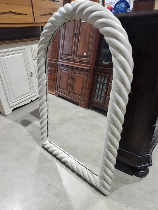 Elegant Rope-Design Arch Mirror