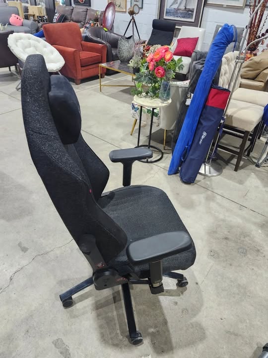 Secretlab TITAN Evo 2022 gaming chair