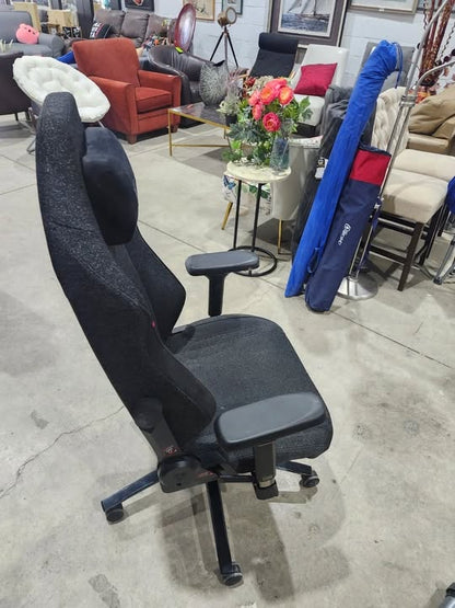 Secretlab TITAN Evo 2022 gaming chair