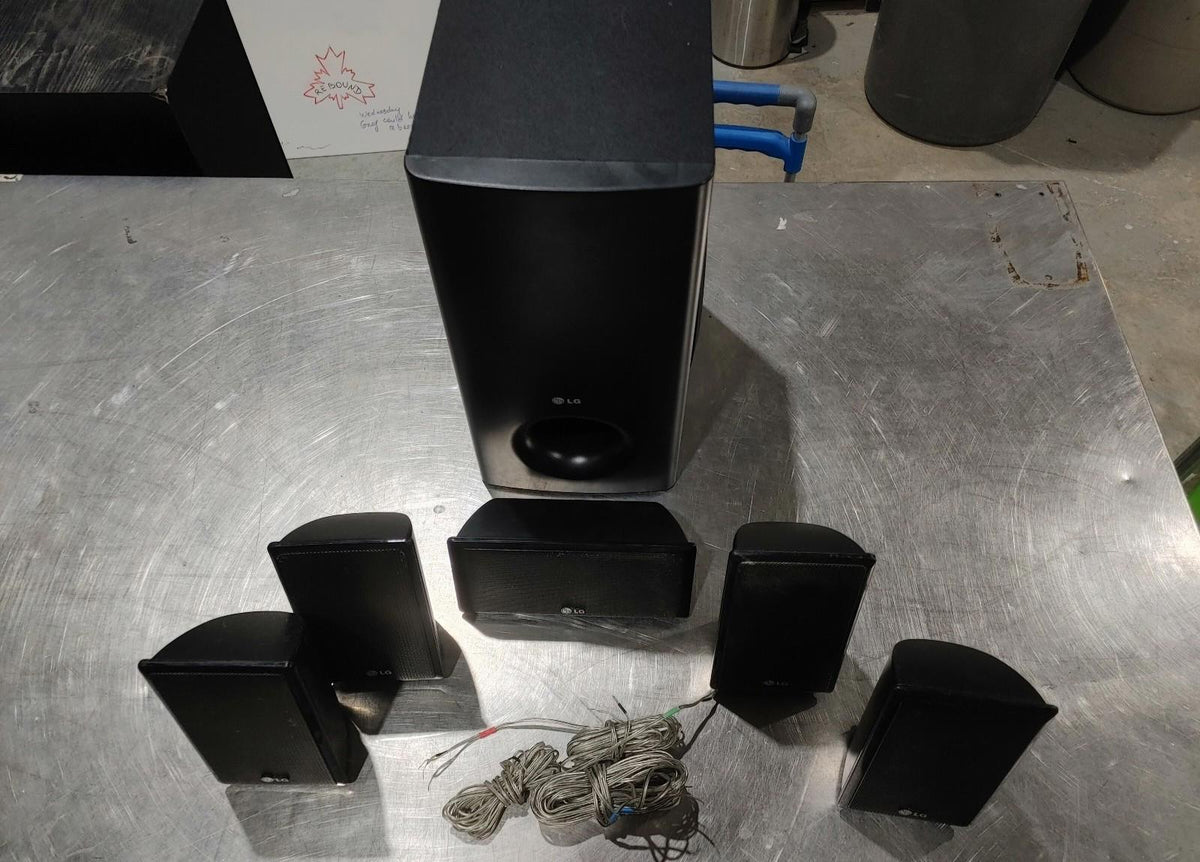 LG 6-Piece SB95SA SurroundSound Speakers with 3 rolls of speaker wire - Fair