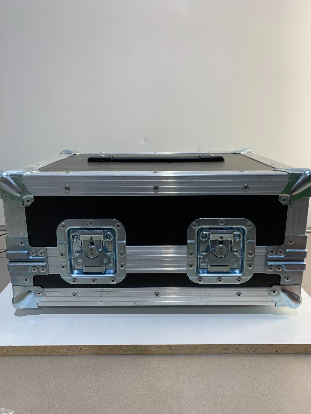 Penn Elcom Drive Case for DJ Mixer or Similarly Sized Equipment.