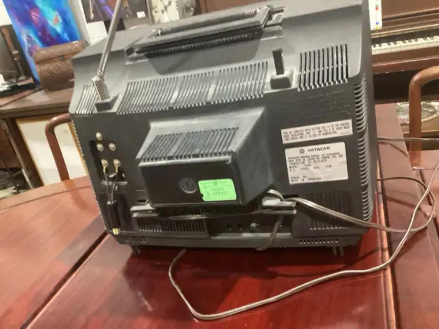 Retro Hitachi IC Transistor Television