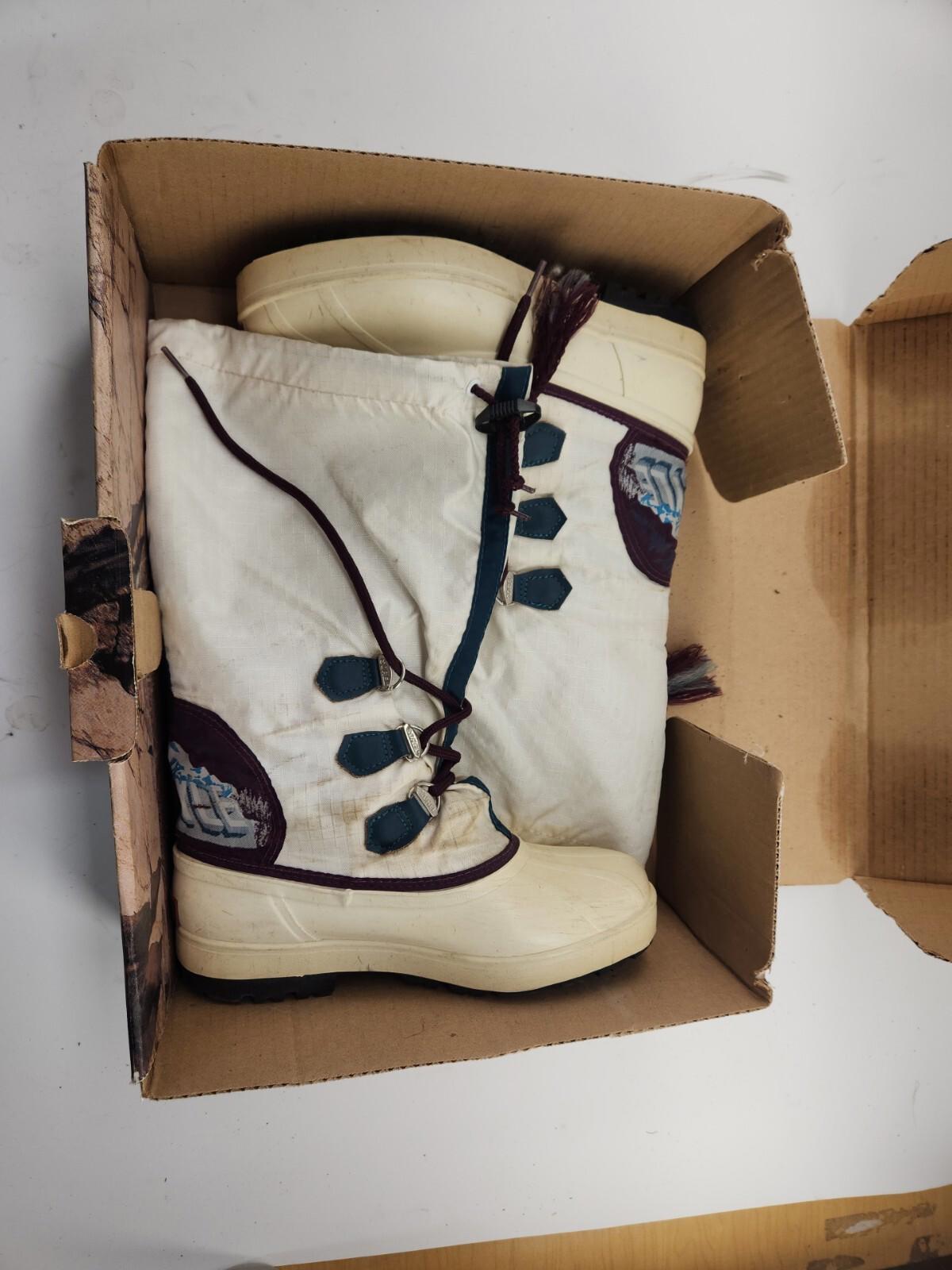 Sorrel Womens Boots - size 9