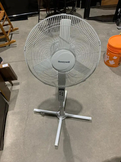 Standing White Honeywell Fan with Remote
