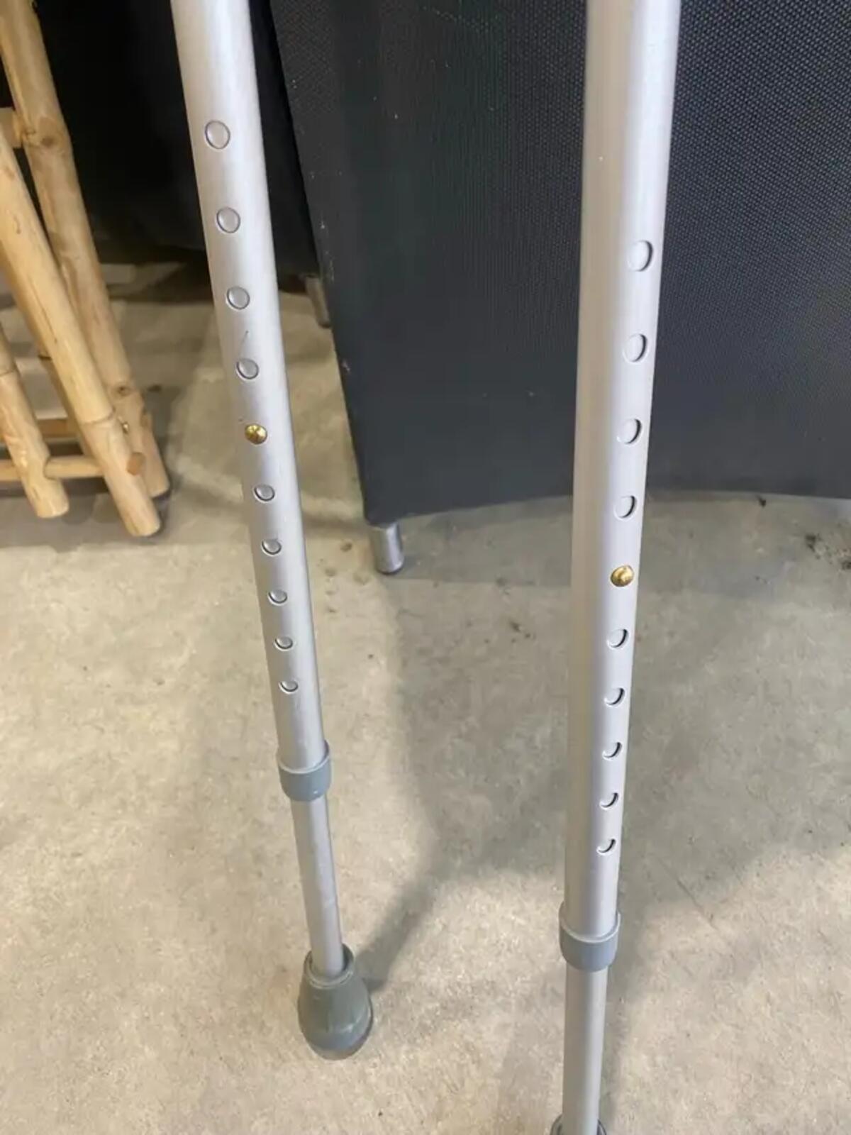 Forearm Crutches