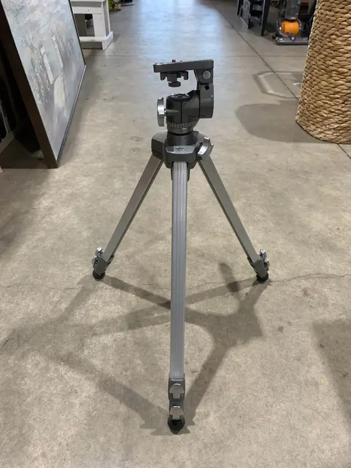 Velbon VE-3 Tripod