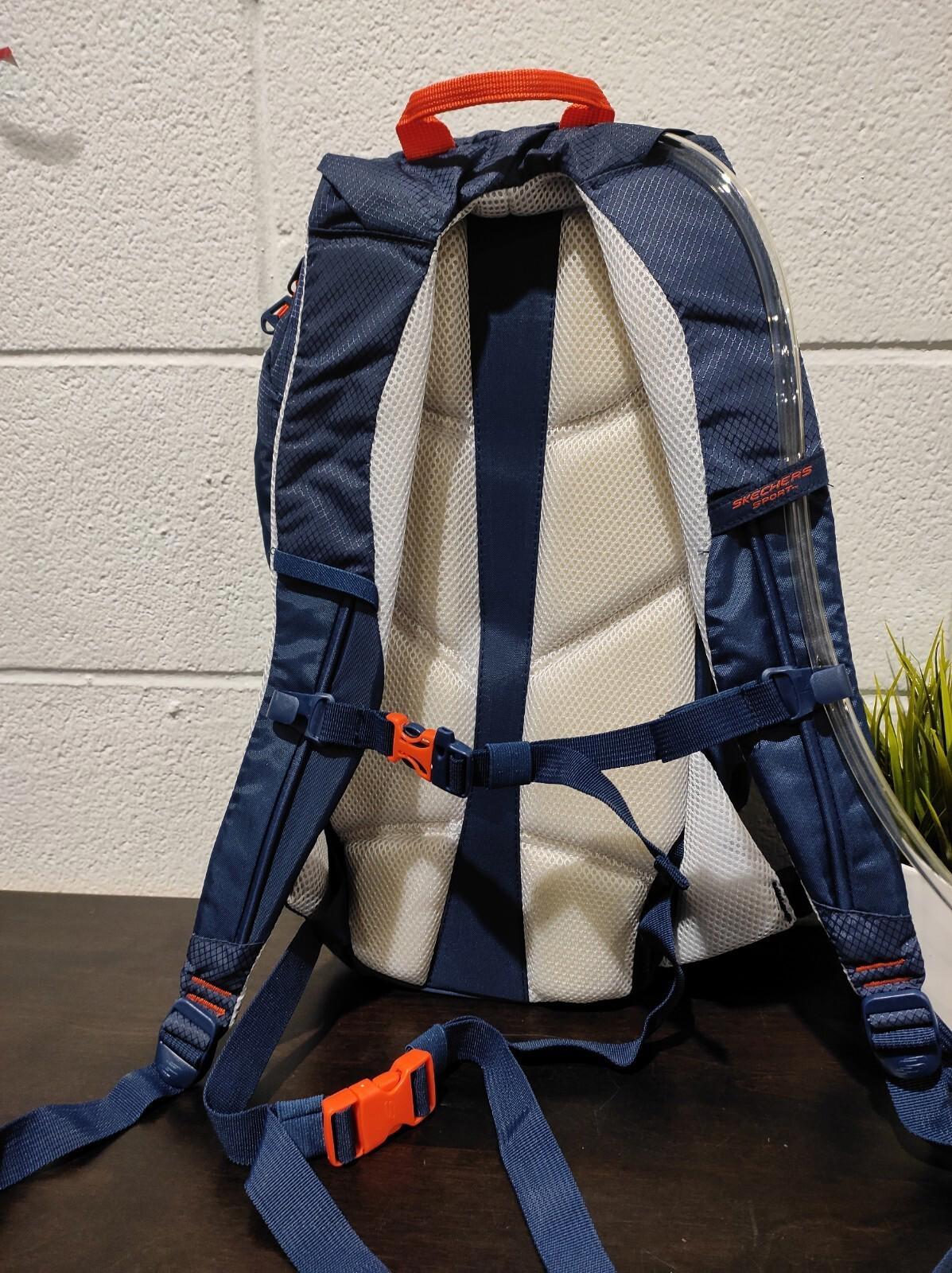 Sac d’hydratation Skechers Sport neuf, avec réservoir de 2 L.