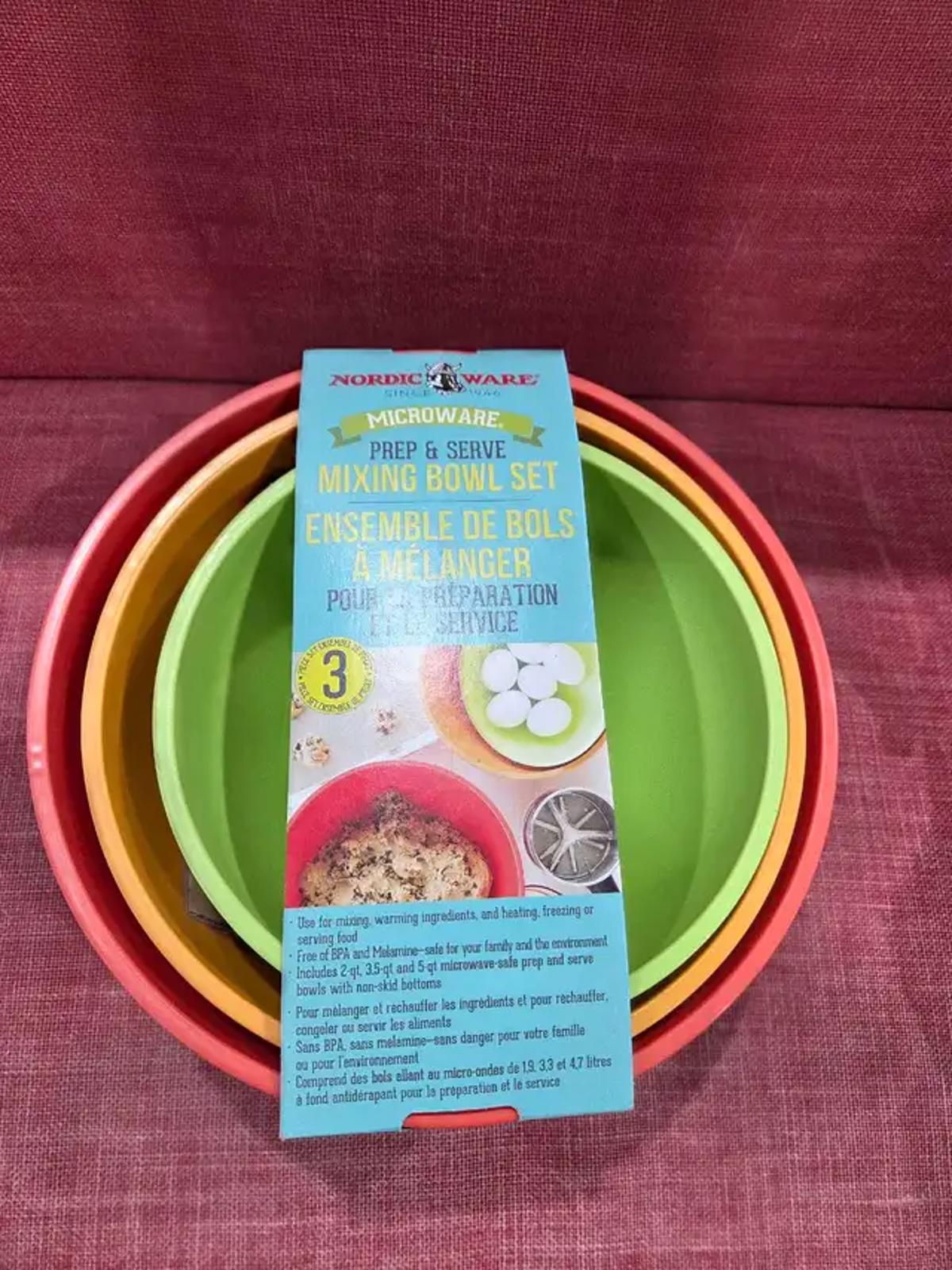 New! Nordic Ware Mixing Bowl Set