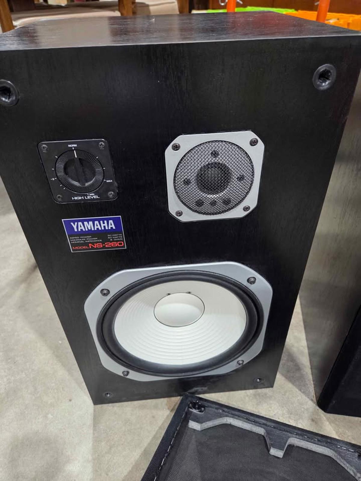 Yamaha NS-260 Speakers Pair - 21.5"