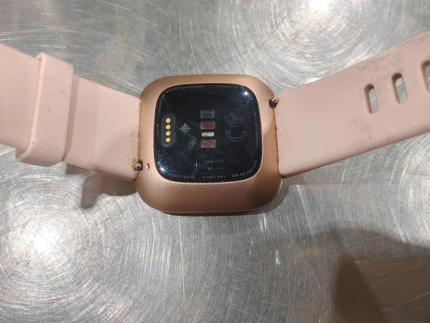 Good Condition FitBit FB507 Versa 2 Rose Gold Smartwatch Untested