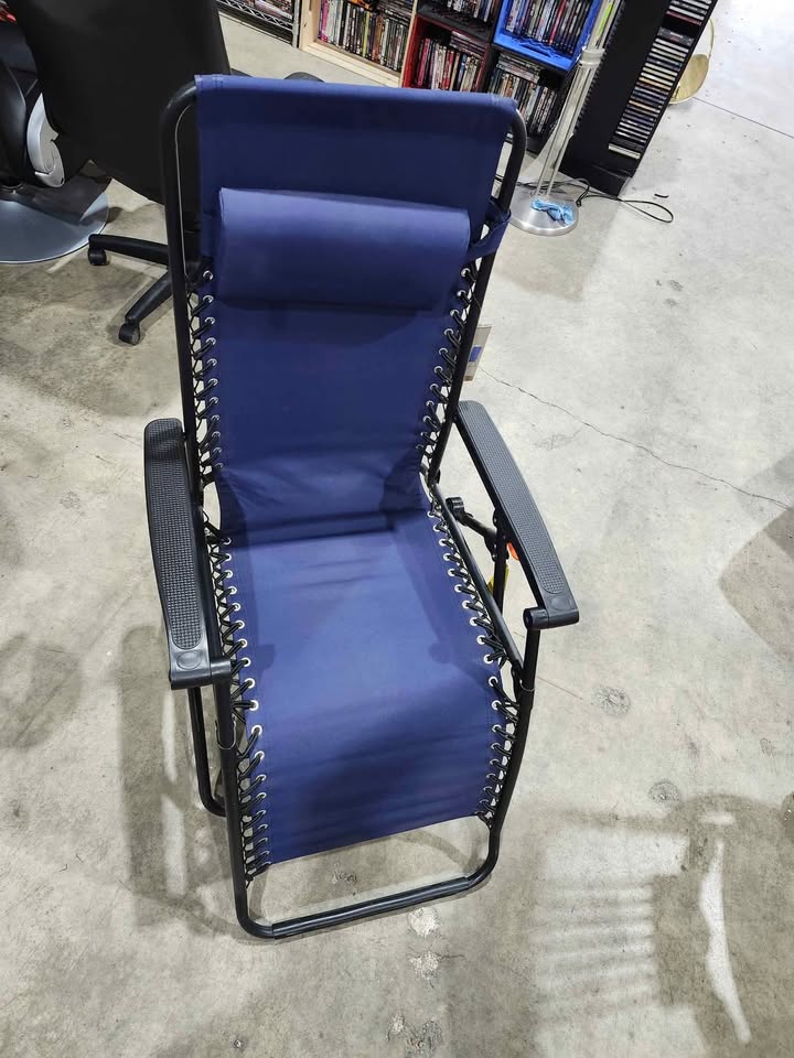 Multi-Position Zero Gravity Lounge Chair