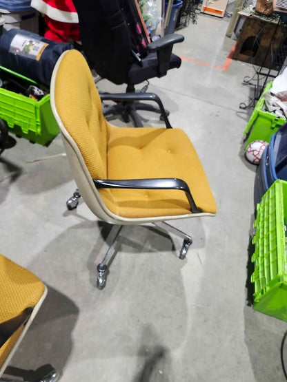 Retro Steelcase 451 Mustard Office Chairs 1978 - 6 Available