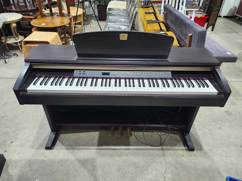 Yamaha Clavinova CLP-120 88 Key Digital Piano