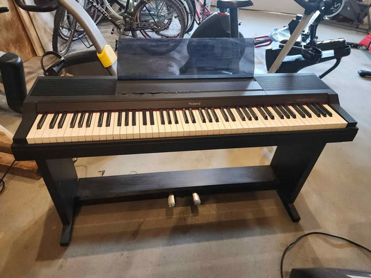 Roland HP-800 Digital Piano