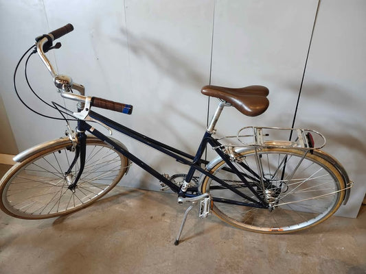 Vintage Bobbin Hummingbird Cruiser Bike