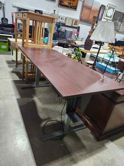 Large Adjustable Height Uplift Desk