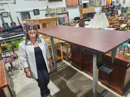 Large Adjustable Height Uplift Desk