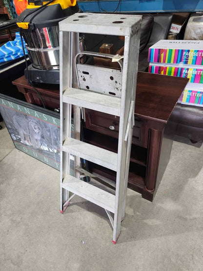 4ft Aluminum Step Ladder