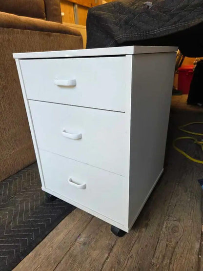 3-Drawer Nightstand x1