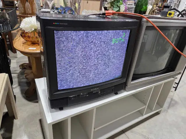 Retro Sony Trinitron KV-20TS20 20" TV