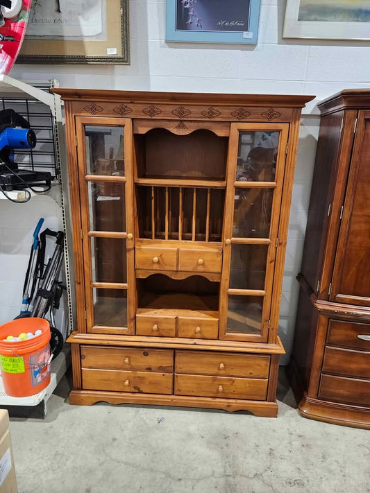 Wooden 2-Piece Hutch with Glass Doors