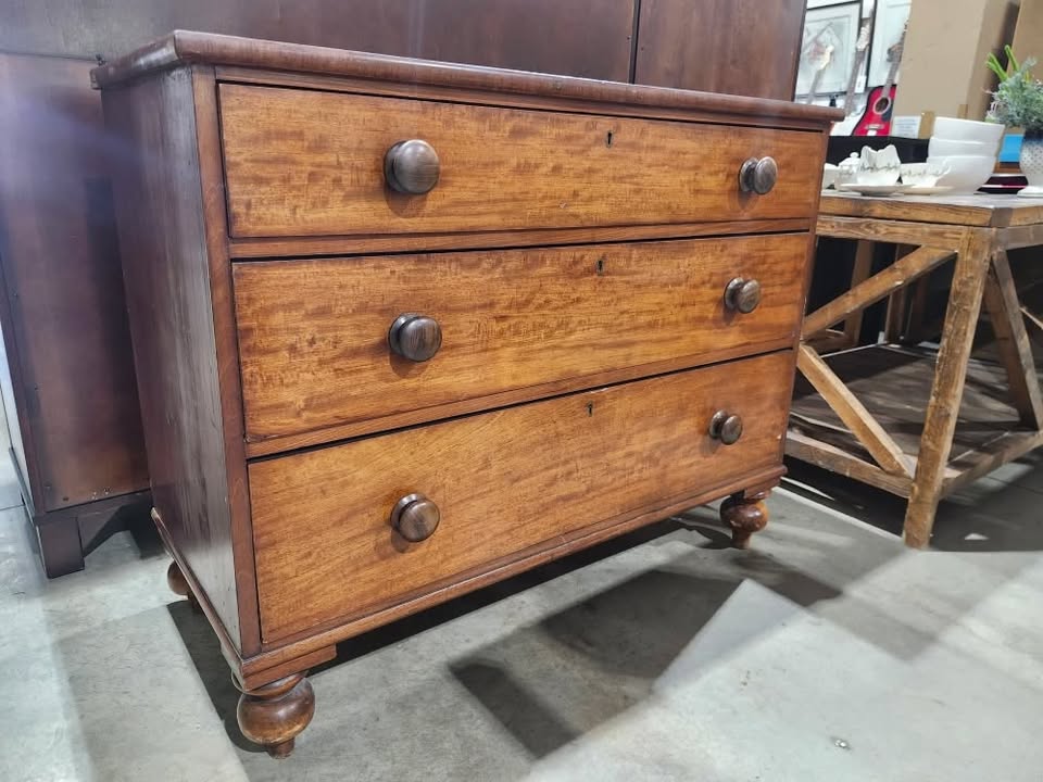 Vintage Wooden 3-Drawer Dresser