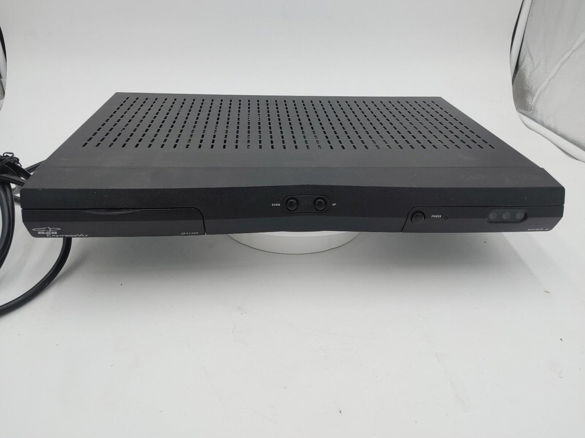 Récepteur satellite numérique Bell ExpressVu 3100 en excellent état, testé et fonctionnel.
