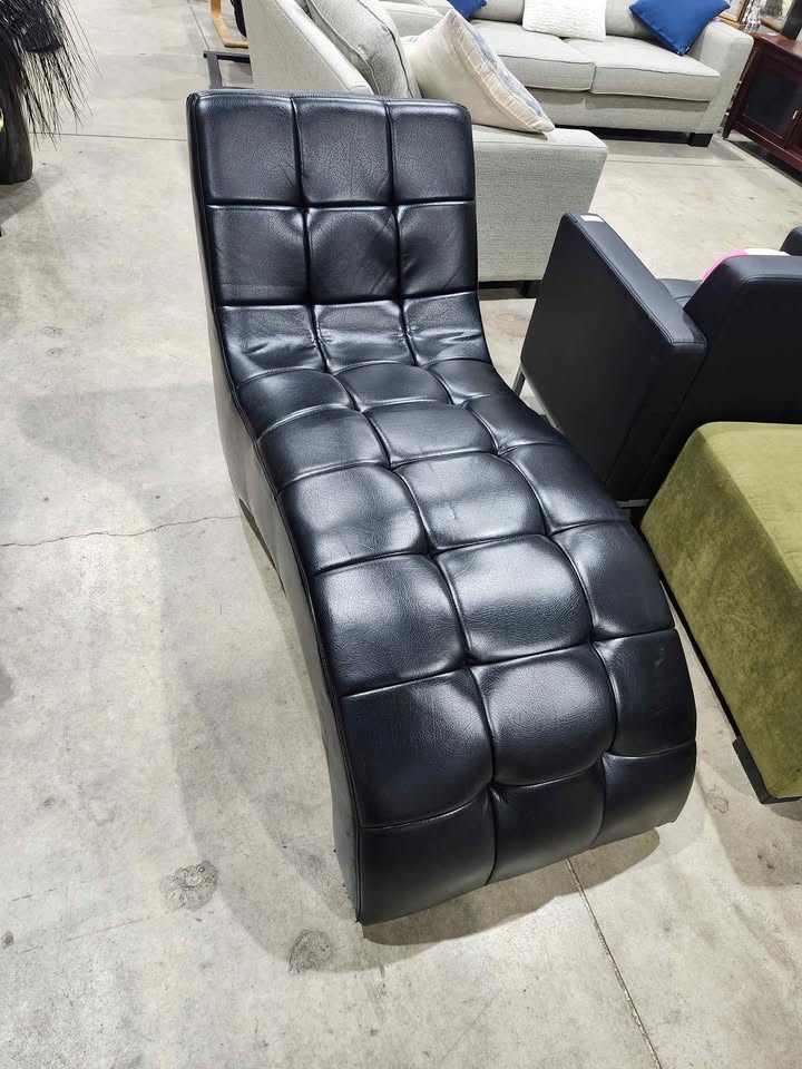 Black Leather Chaise Lounge Chair