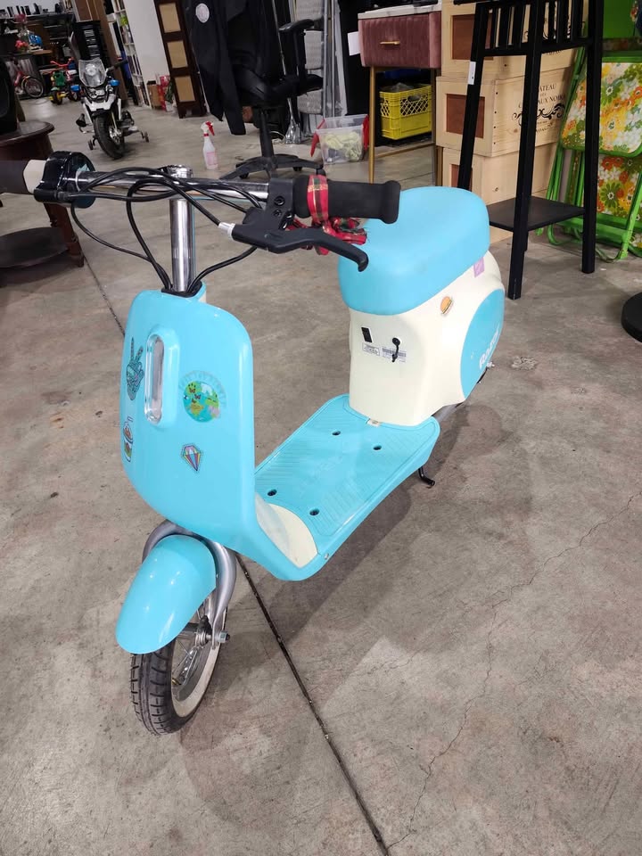 Razor Pocket Mod Petite Euro-Style Electric Scooter