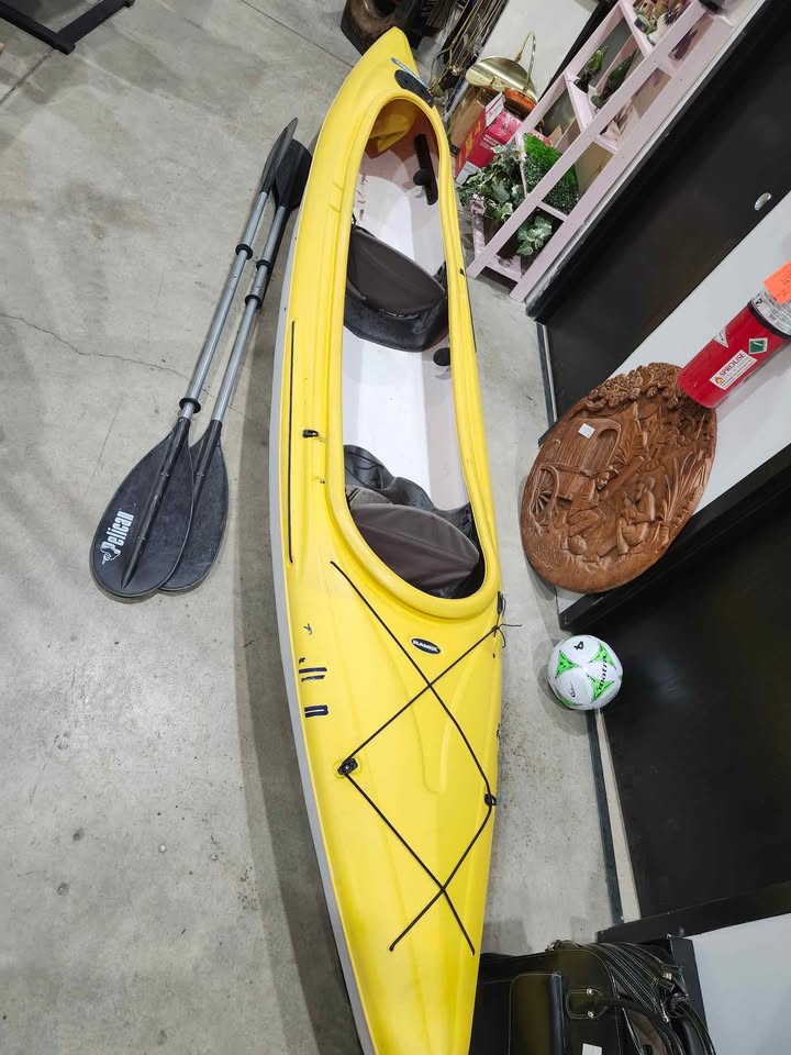 Pelican Storm 140T SE 14ft Tandem Kayak w/ Paddles