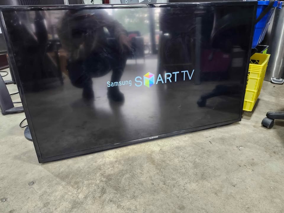 Samsung UN46EH5300F 46" Smart TV