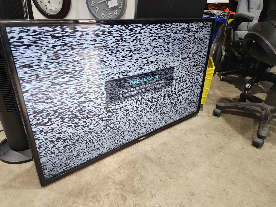 Samsung UN46EH5300F 46" Smart TV