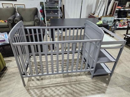 Dream On Me Anna 4 in 1 Crib and Changing Table