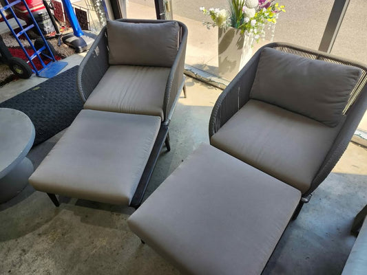Outdoor West Elm Lounge Chairs Set